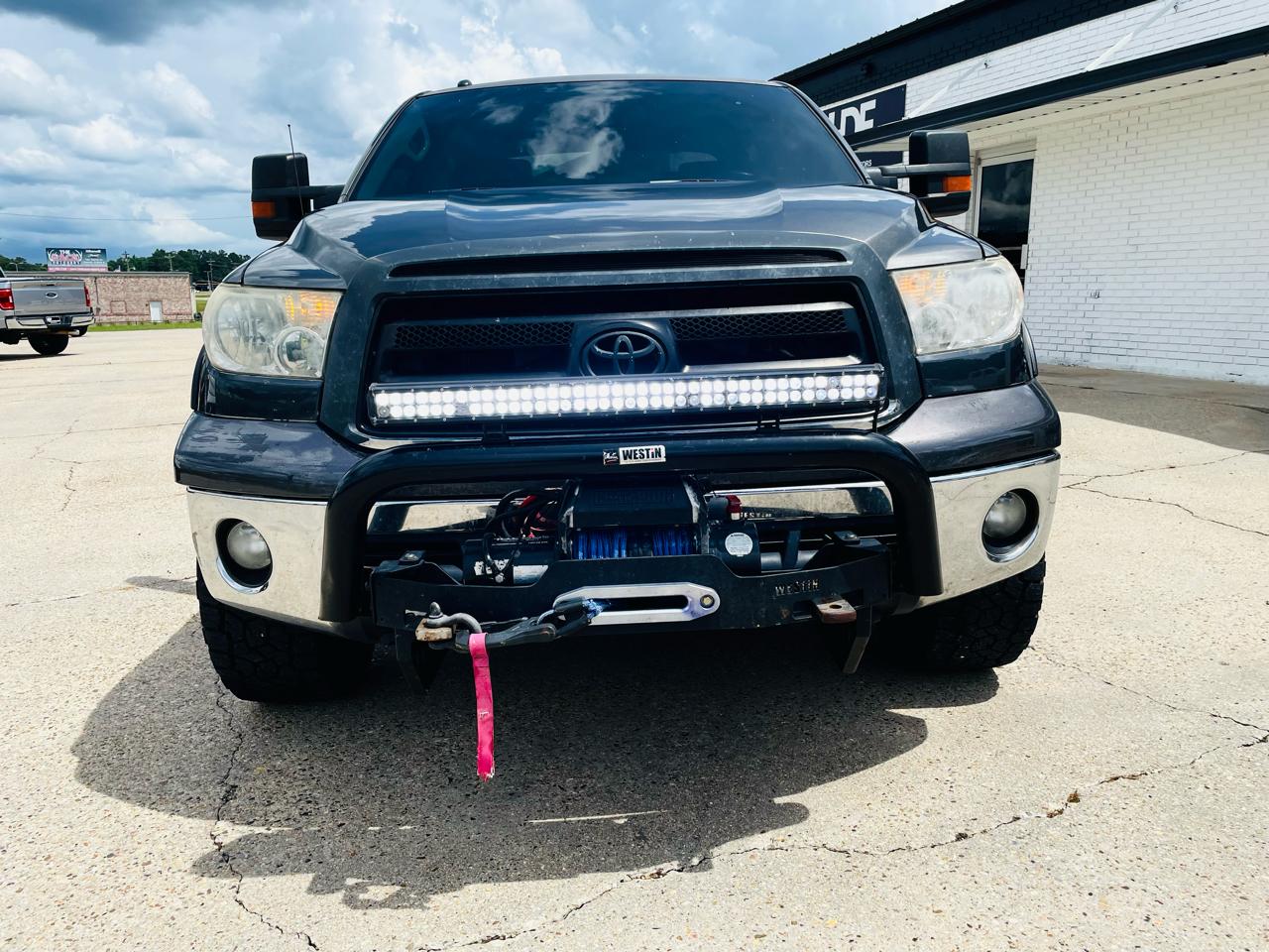 Toyota Tundra 4WD Truck CrewMax 5.7L FFV V8 6-Spd AT (Natl) 2011