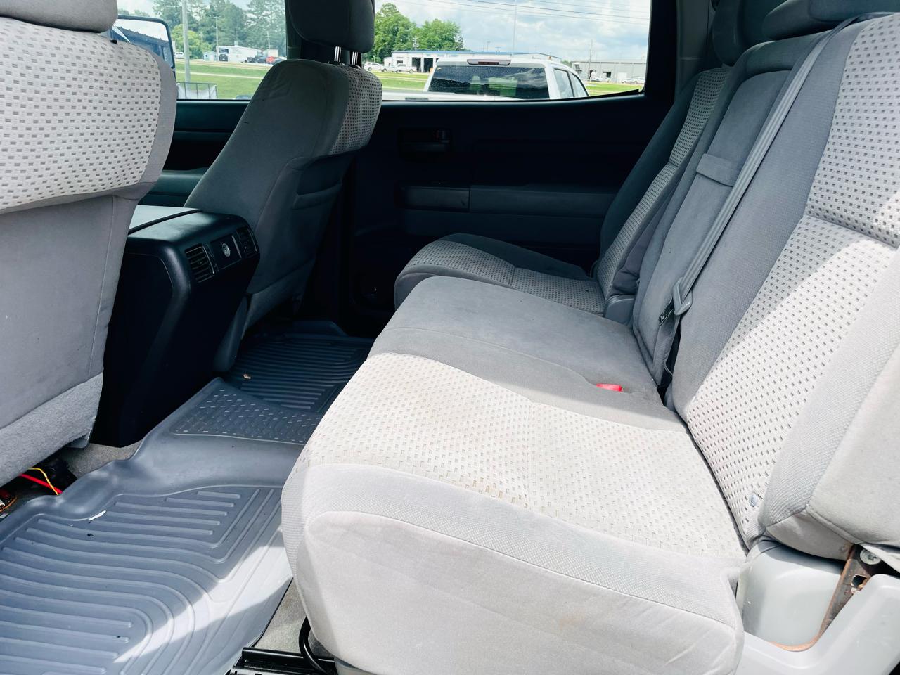 Toyota Tundra 4WD Truck CrewMax 5.7L FFV V8 6-Spd AT (Natl) 2011