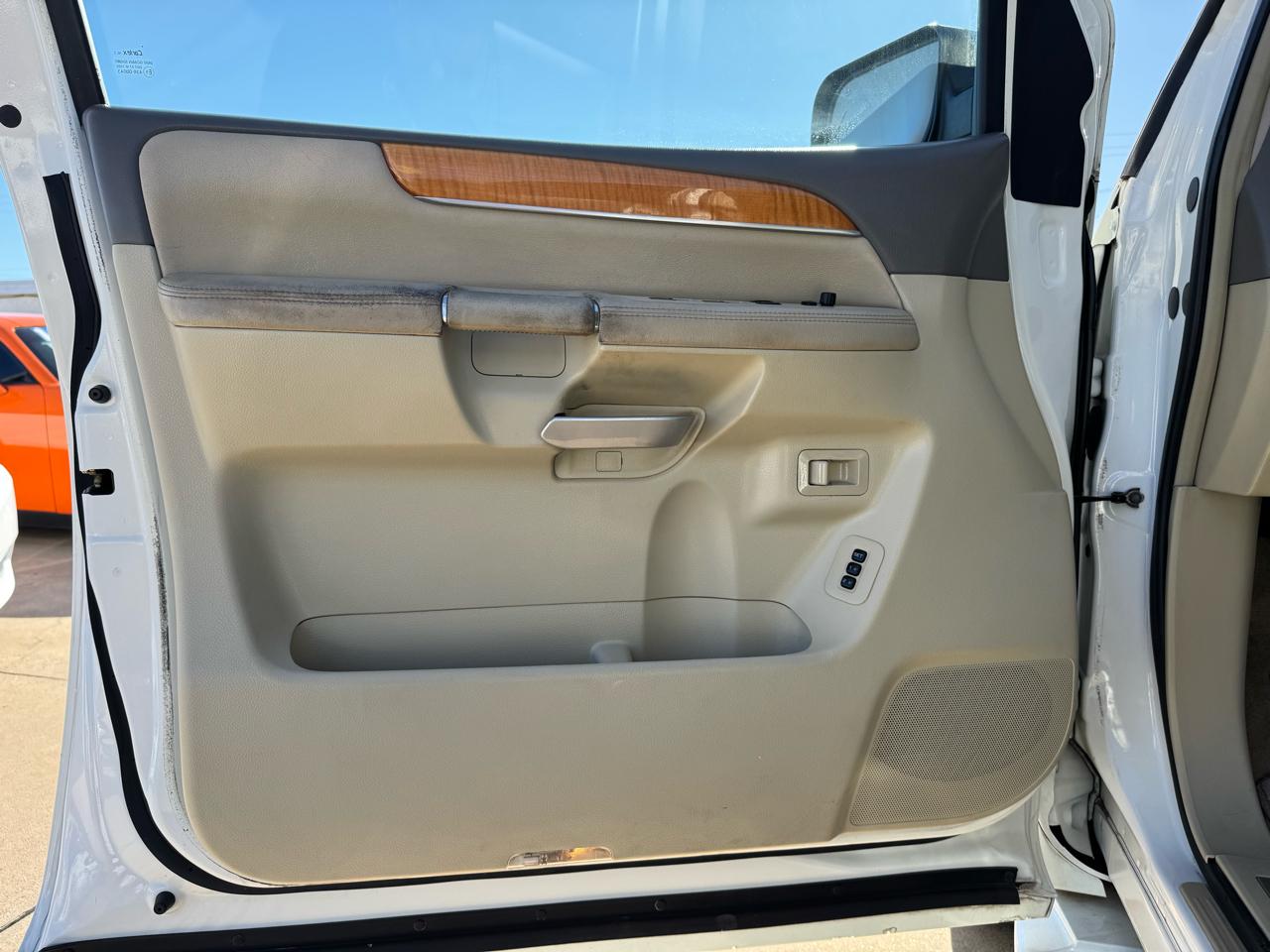 Infiniti QX56 RWD 2010