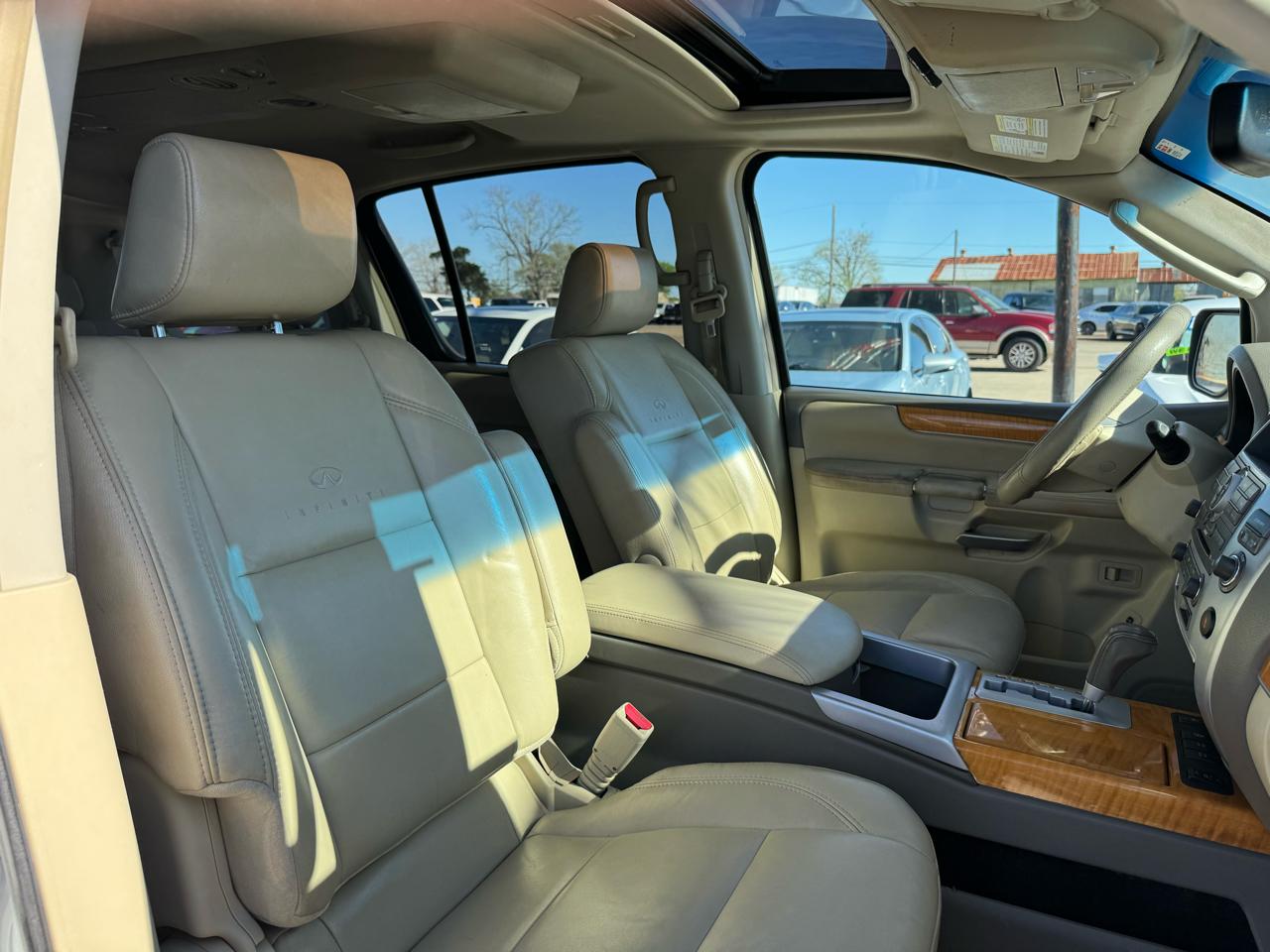 Infiniti QX56 RWD 2010