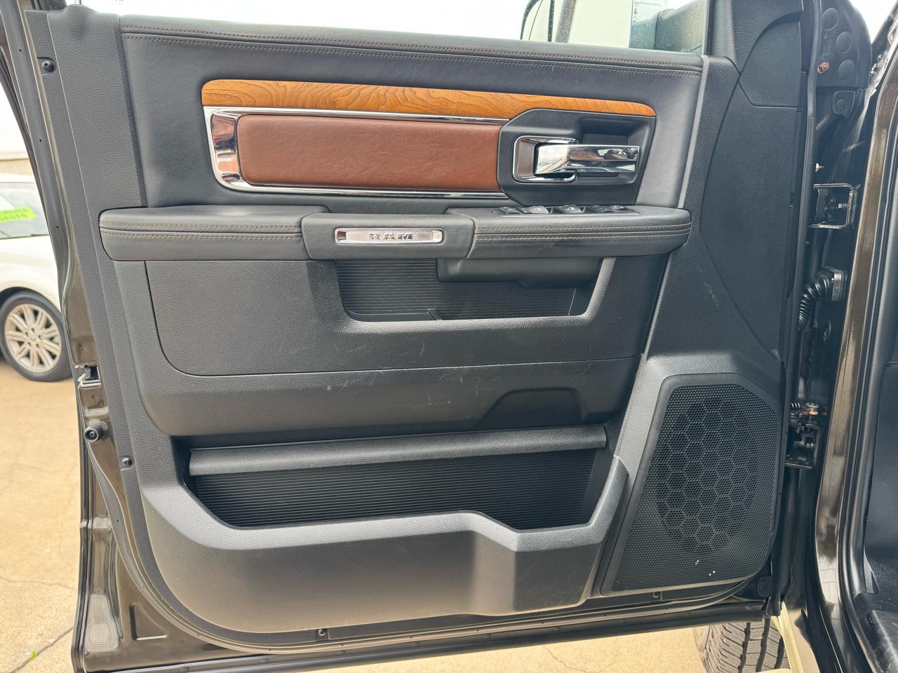 RAM 3500 Longhorn Crew Cab LWB 4WD DRW 2014