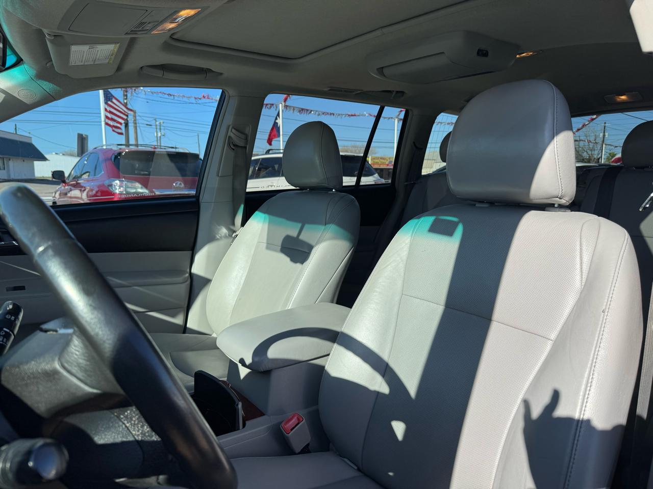 Toyota Highlander Limited 2WD 2012