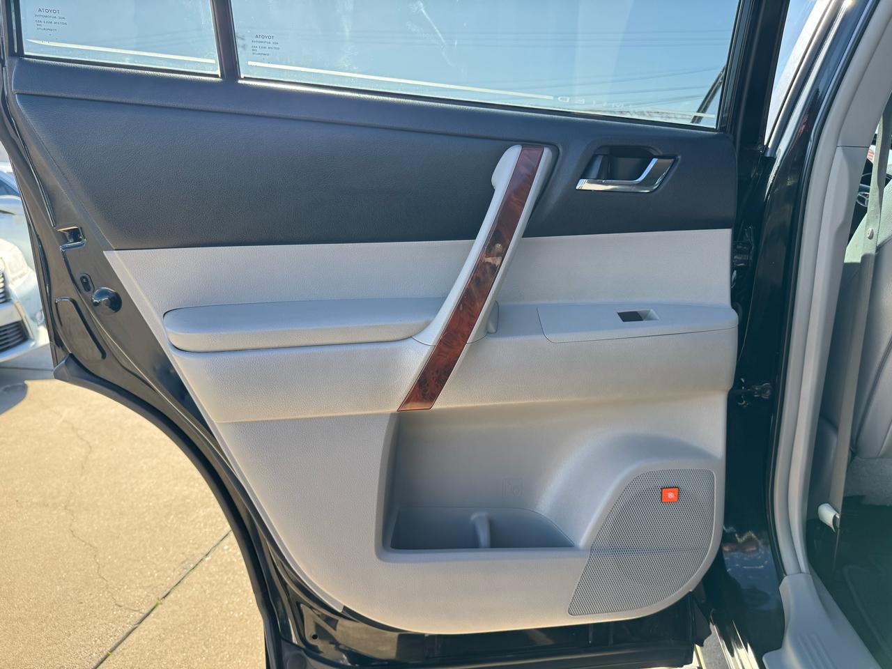 Toyota Highlander Limited 2WD 2012