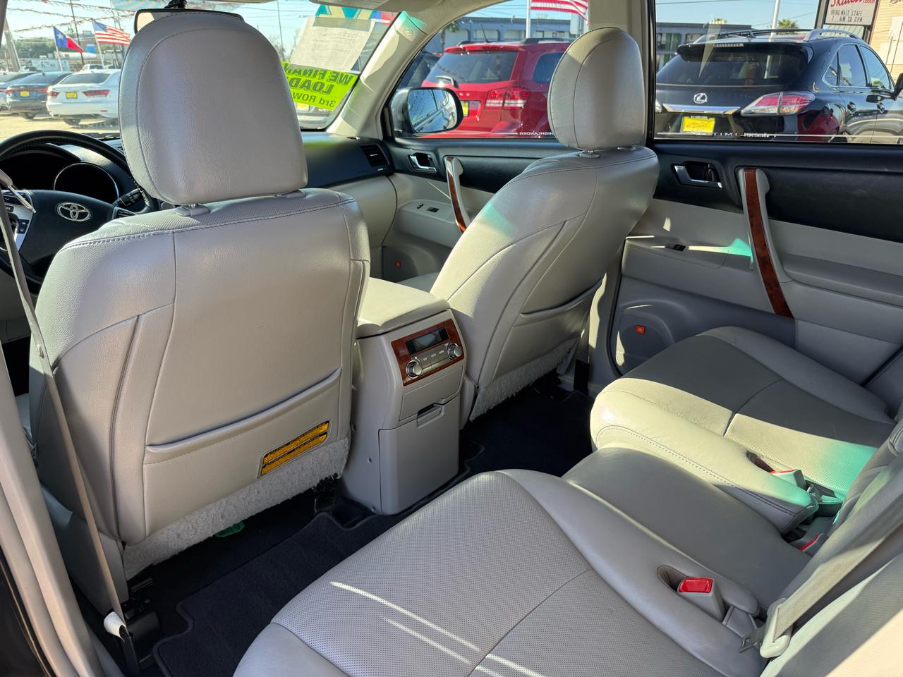 Toyota Highlander Limited 2WD 2012