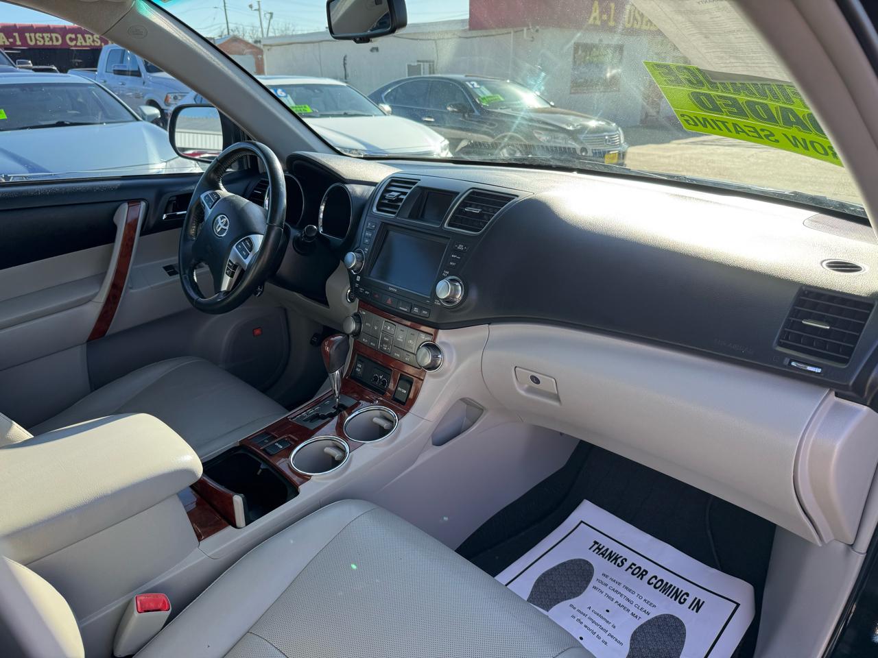 Toyota Highlander Limited 2WD 2012