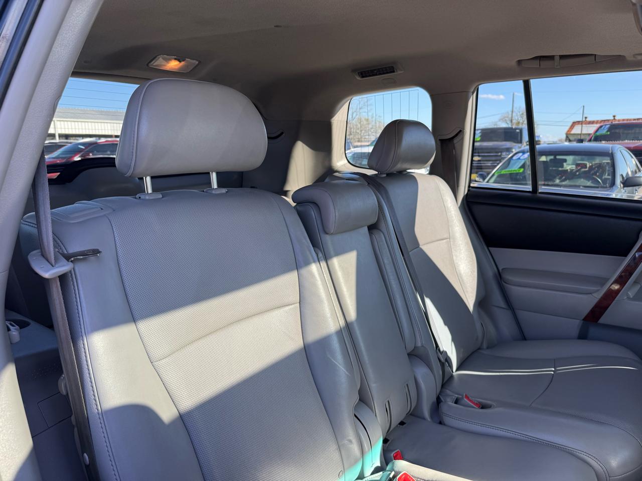 Toyota Highlander Limited 2WD 2012