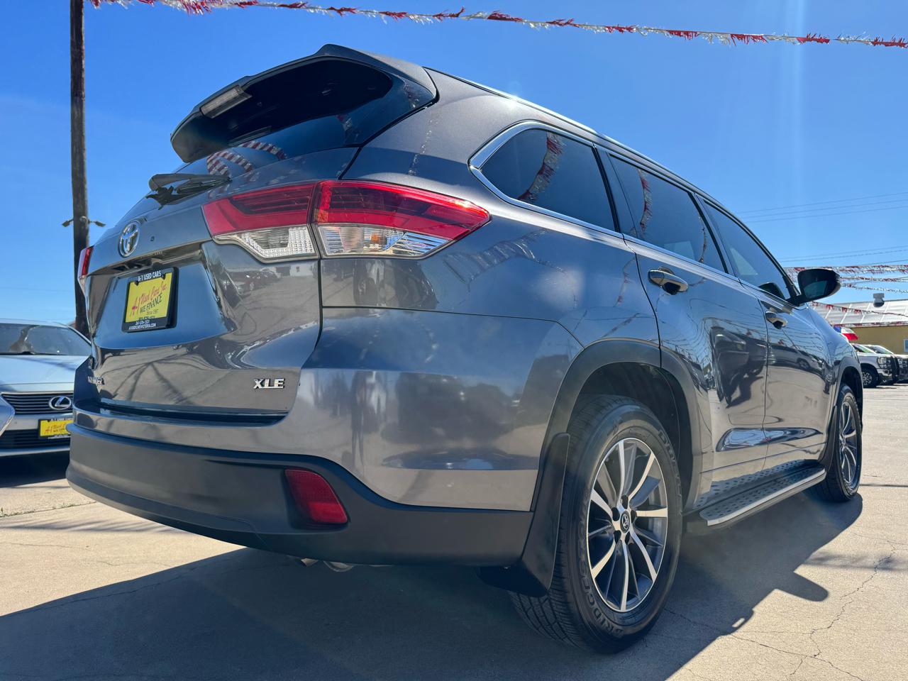 Toyota Highlander SE FWD V6 2017