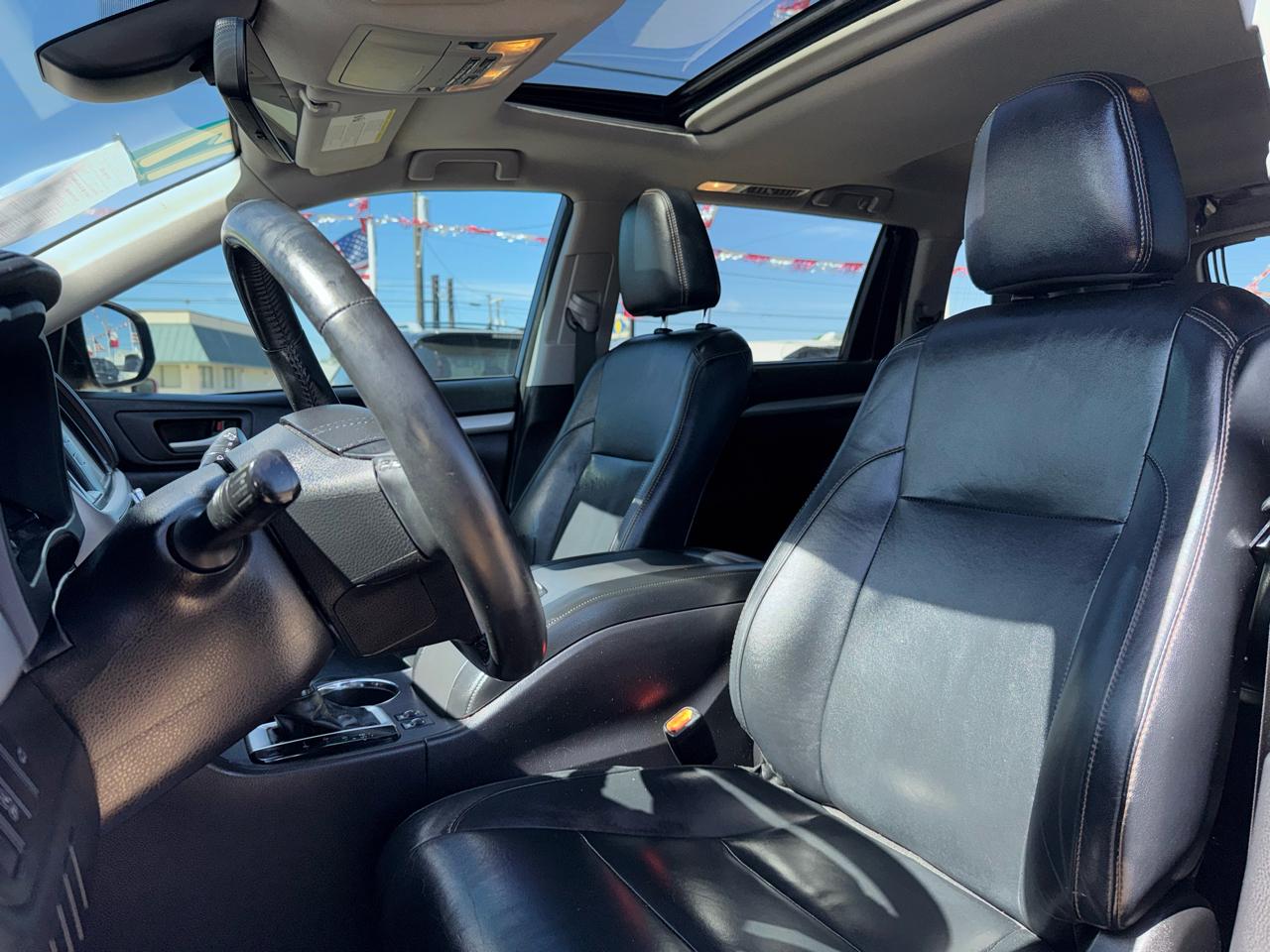 Toyota Highlander SE FWD V6 2017