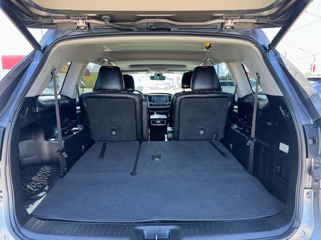 Toyota Highlander SE FWD V6 2017