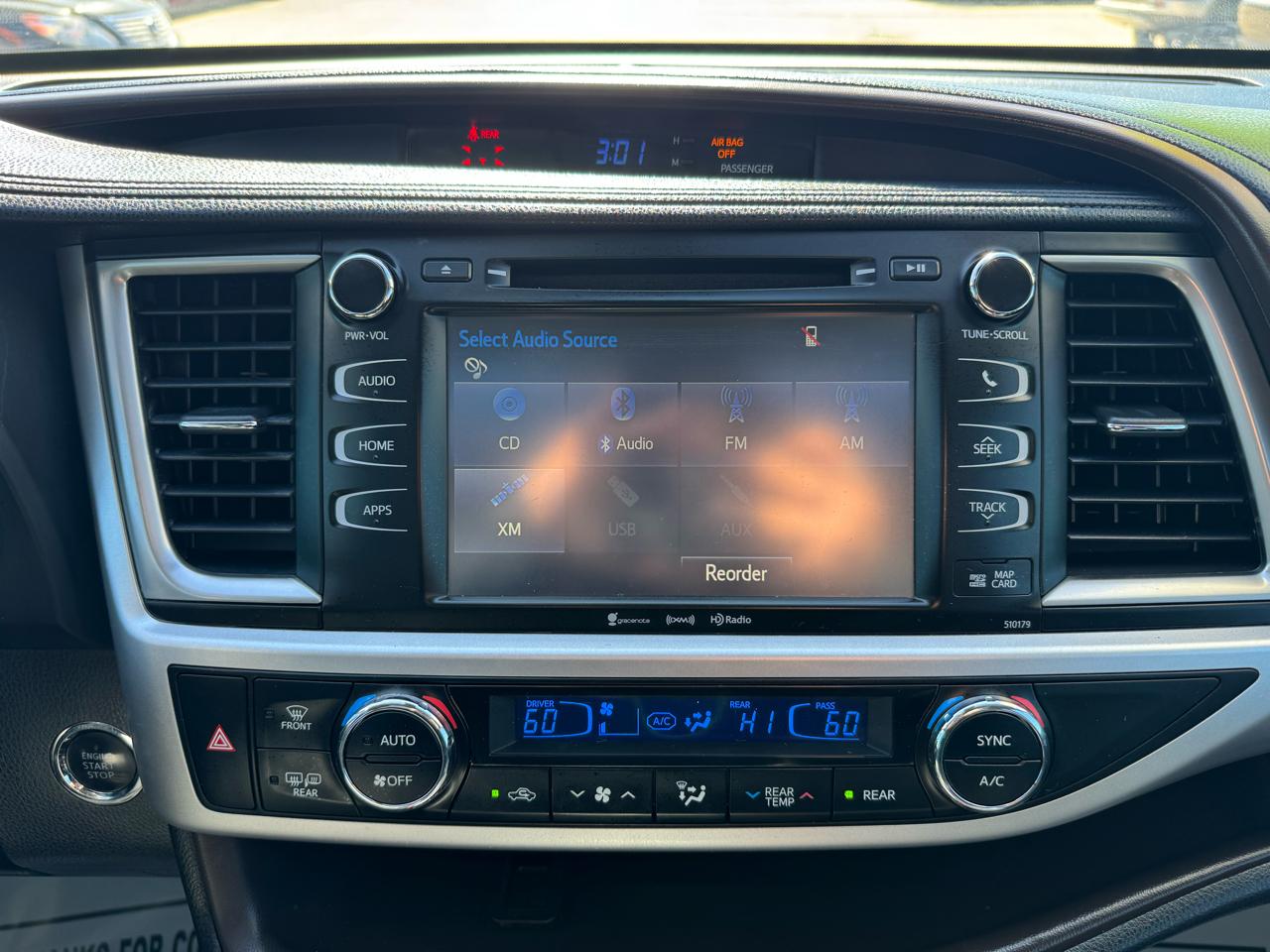 Toyota Highlander SE FWD V6 2017