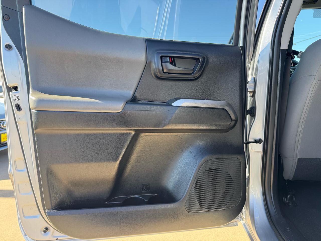 Toyota Tacoma SR5 Double Cab Long Bed V6 6AT 2WD 2017