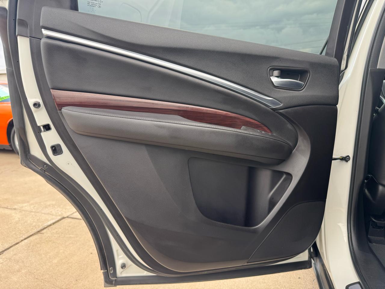 Acura MDX 9-Spd AT w/Tech Package 2016