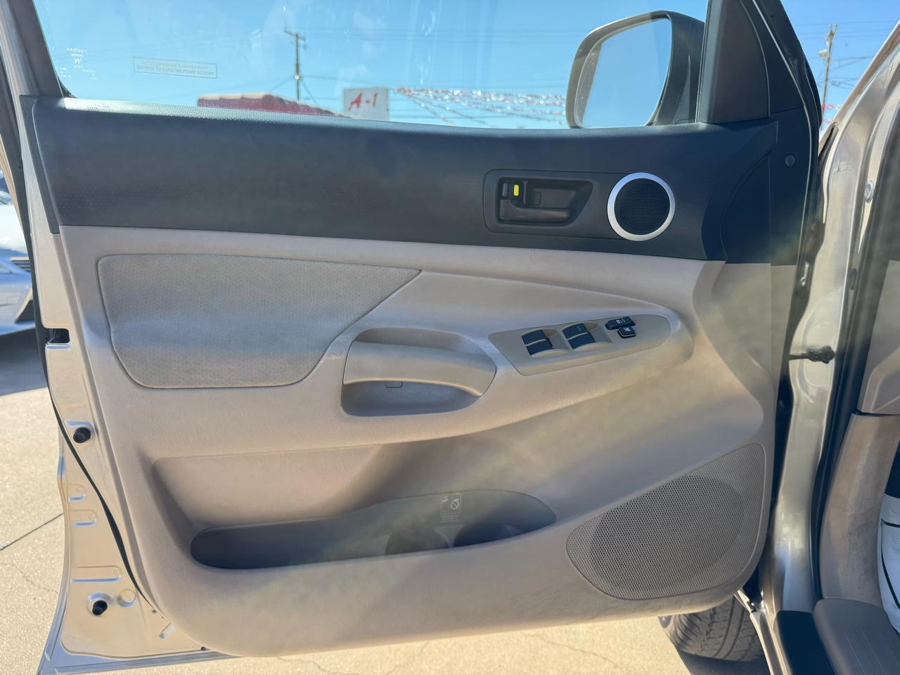 Toyota Tacoma PreRunner Double Cab V6 Auto 2WD 2006