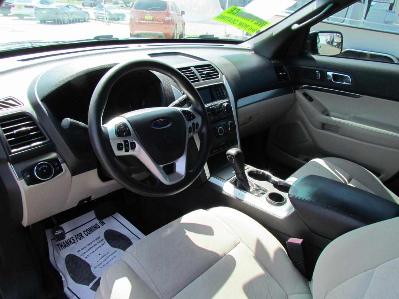 Ford Explorer Base FWD 2015