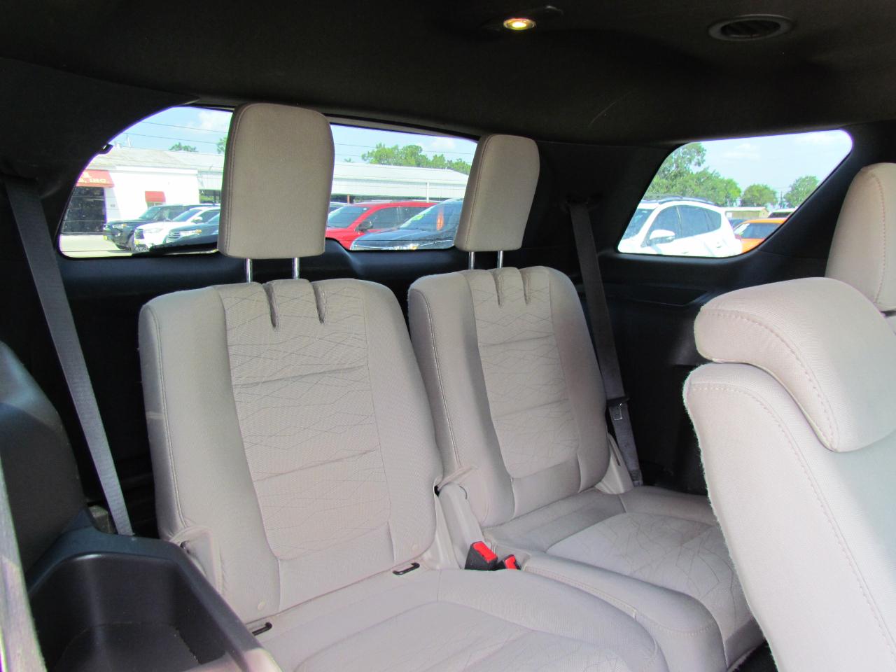 Ford Explorer Base FWD 2015