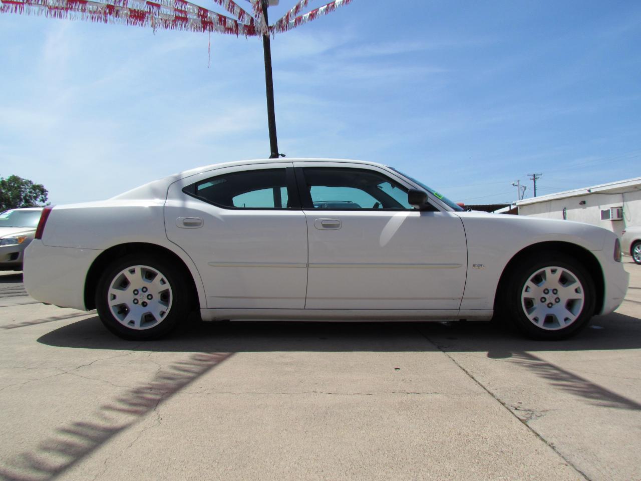 Dodge Charger Base 2006