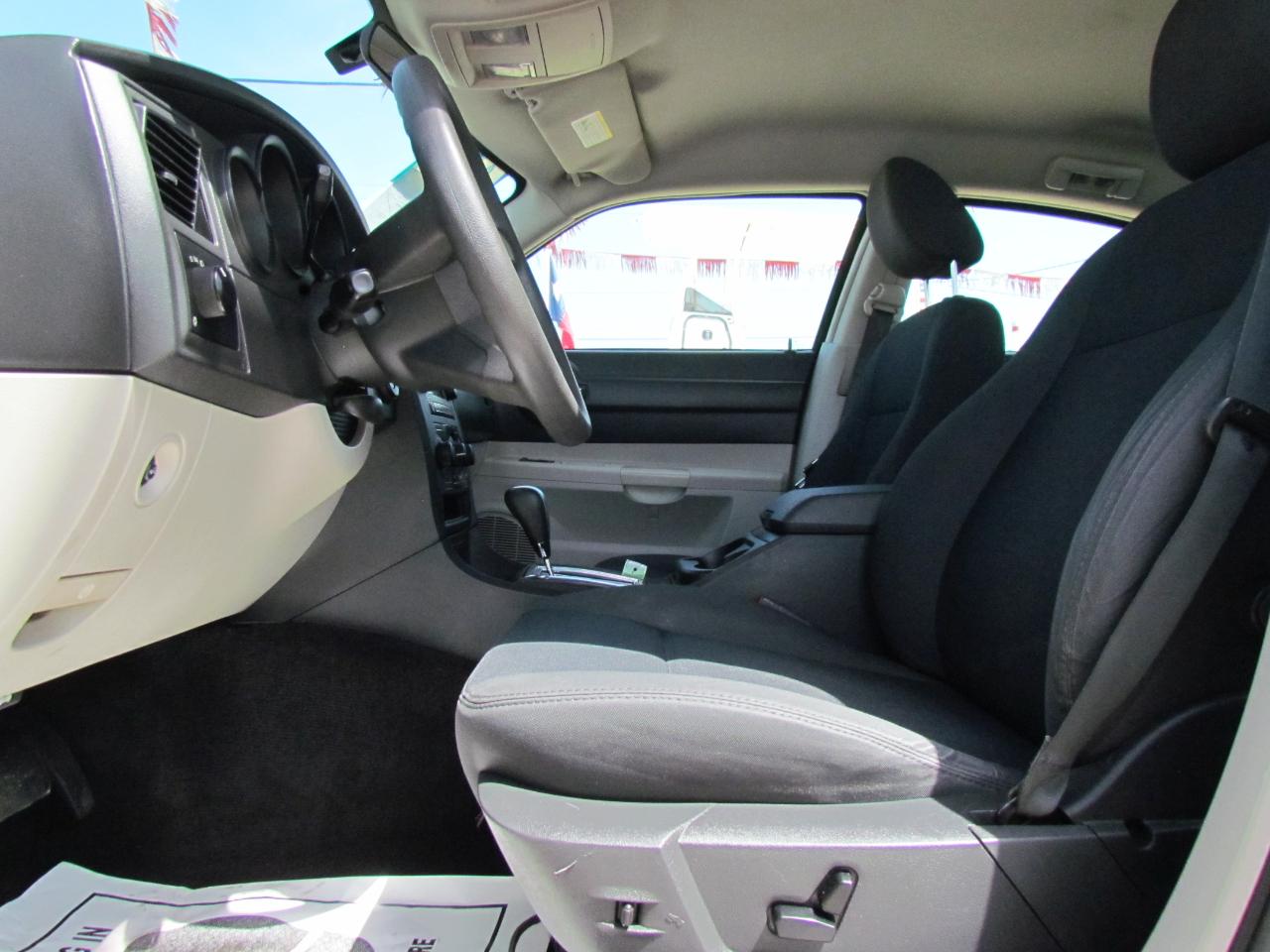 Dodge Charger Base 2006