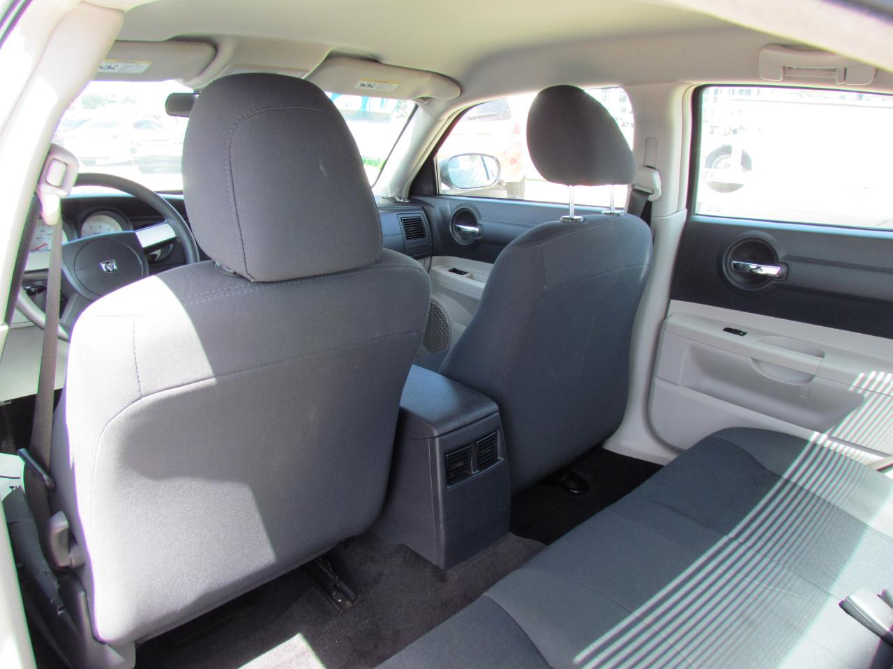 Dodge Charger Base 2006