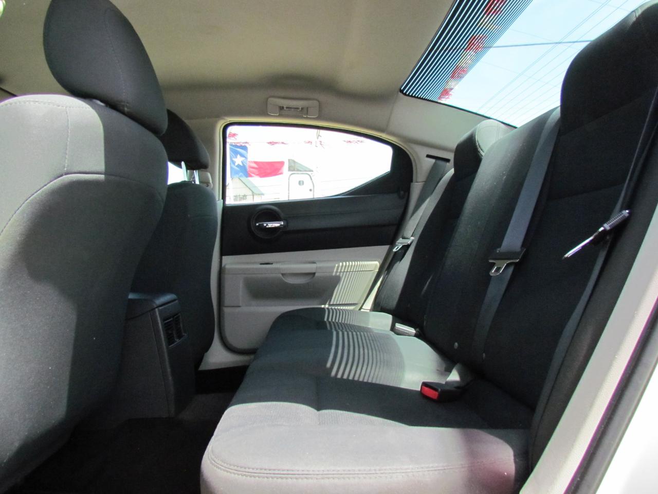 Dodge Charger Base 2006