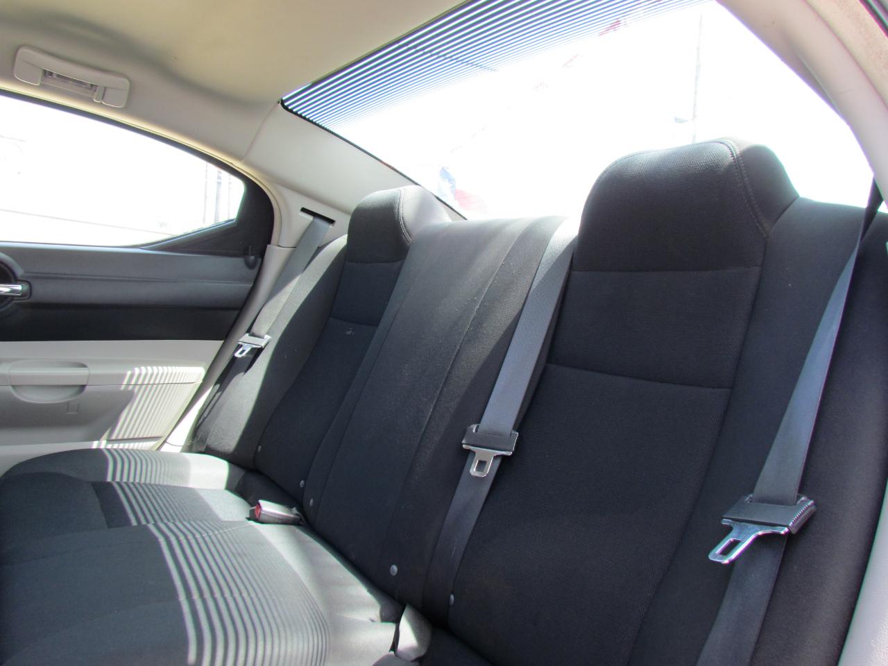 Dodge Charger Base 2006