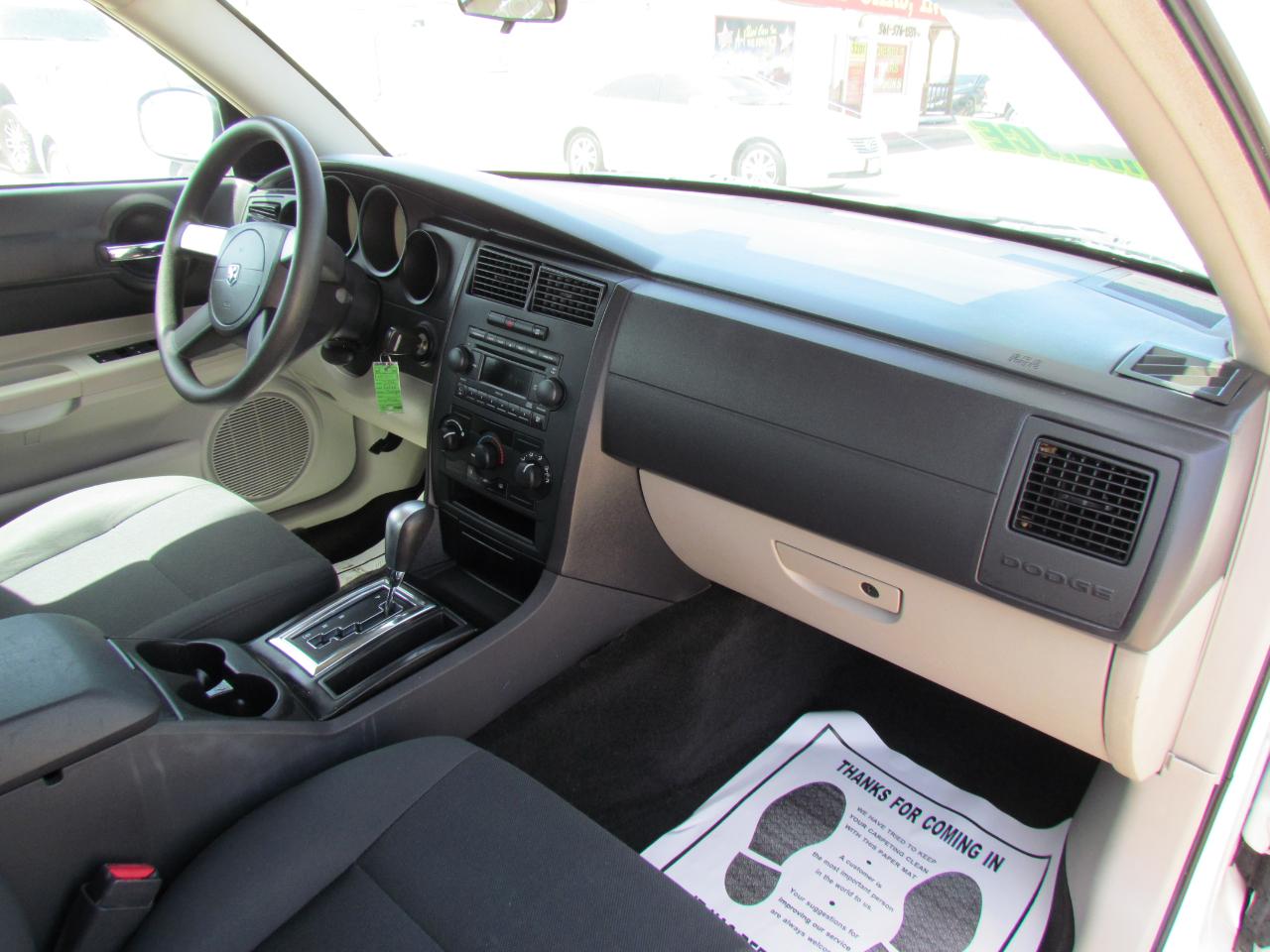 Dodge Charger Base 2006