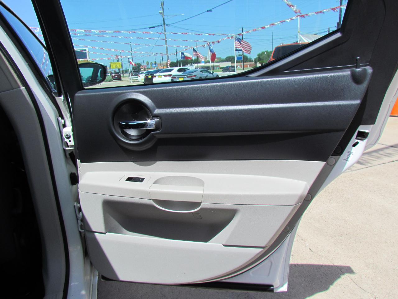 Dodge Charger Base 2006