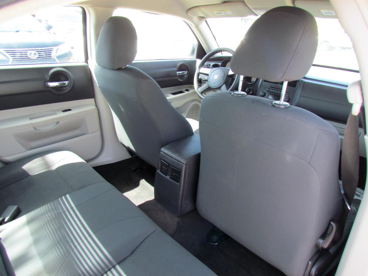 Dodge Charger Base 2006