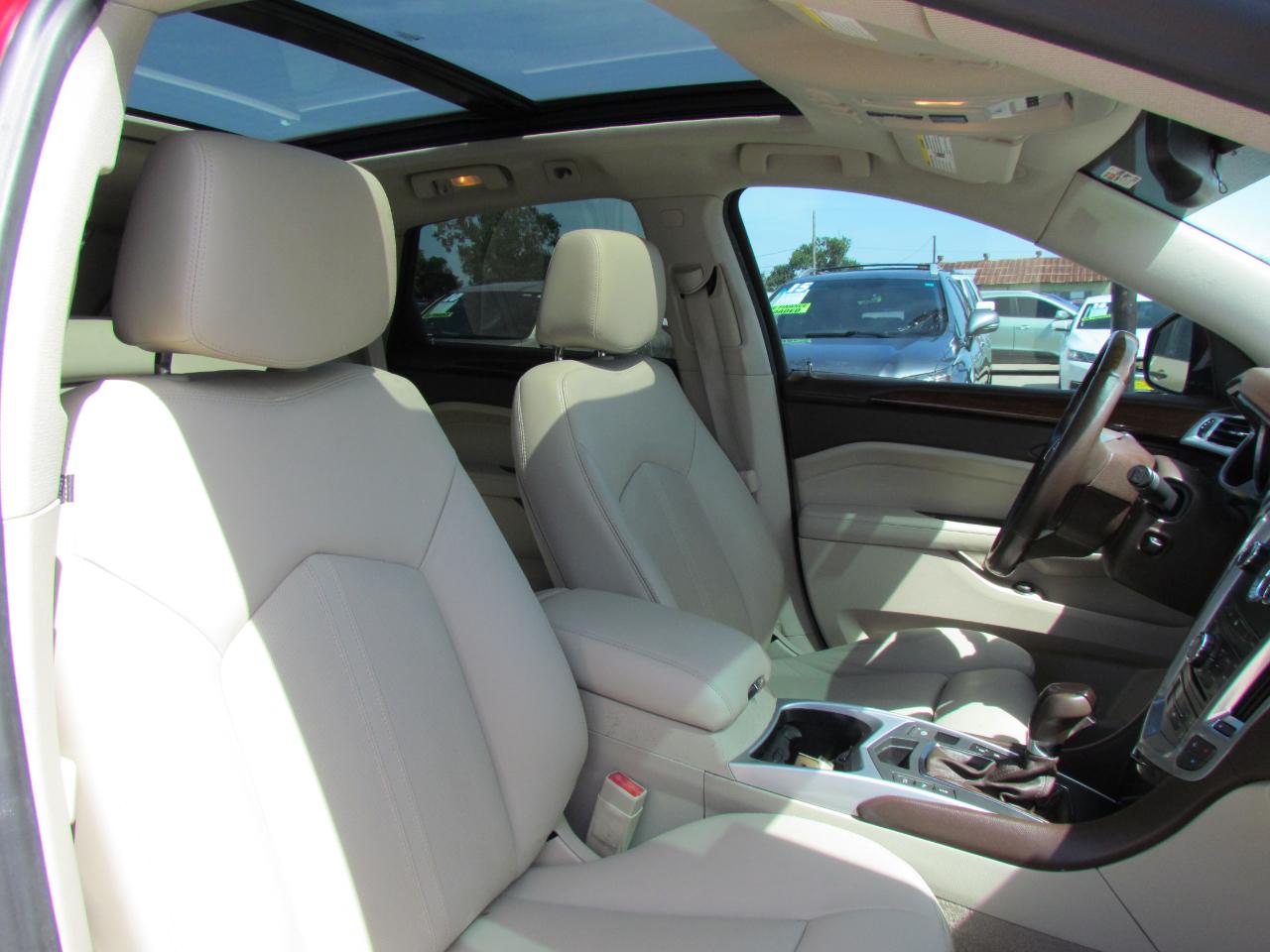 Cadillac SRX Luxury 2012