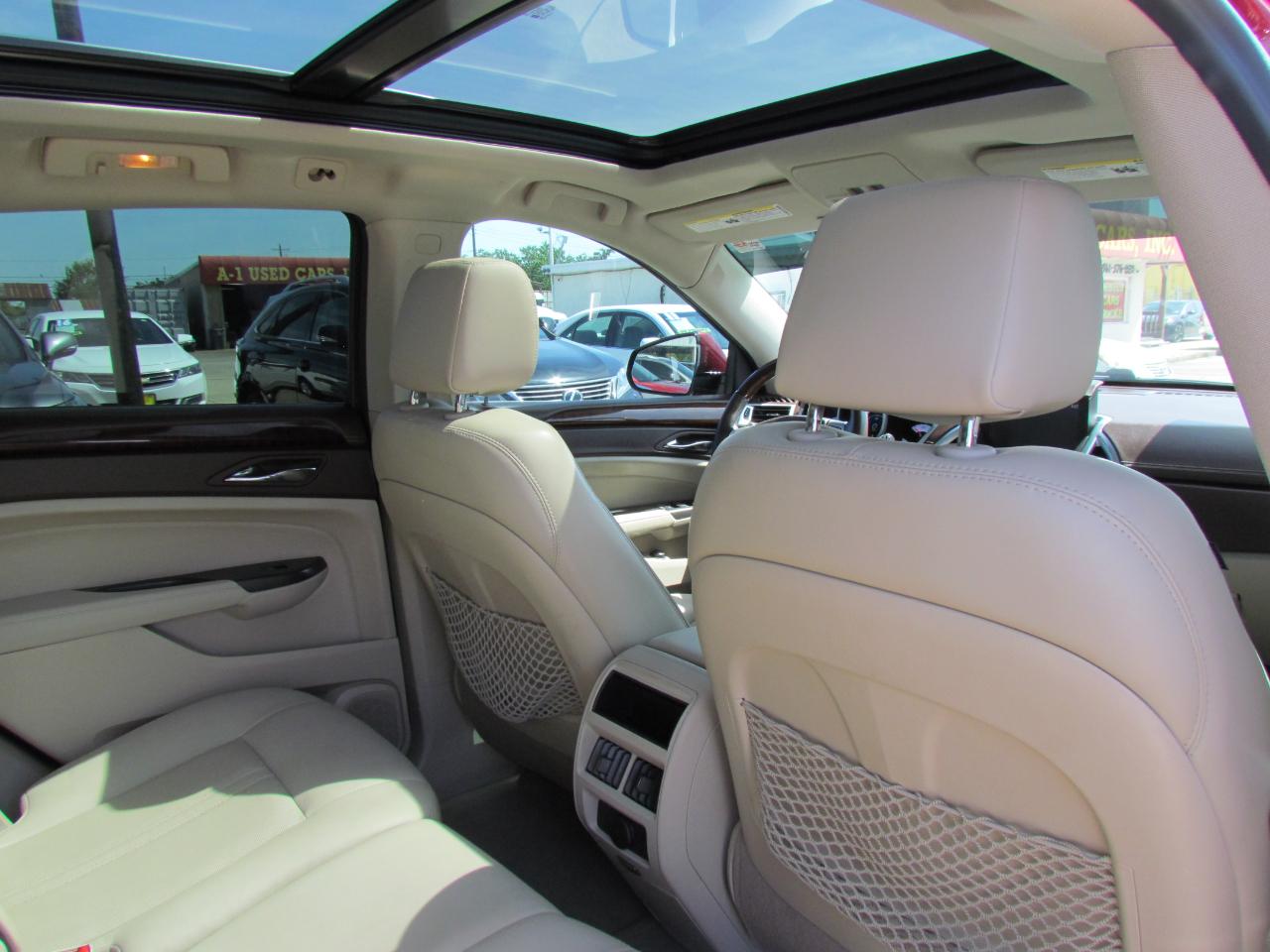 Cadillac SRX Luxury 2012