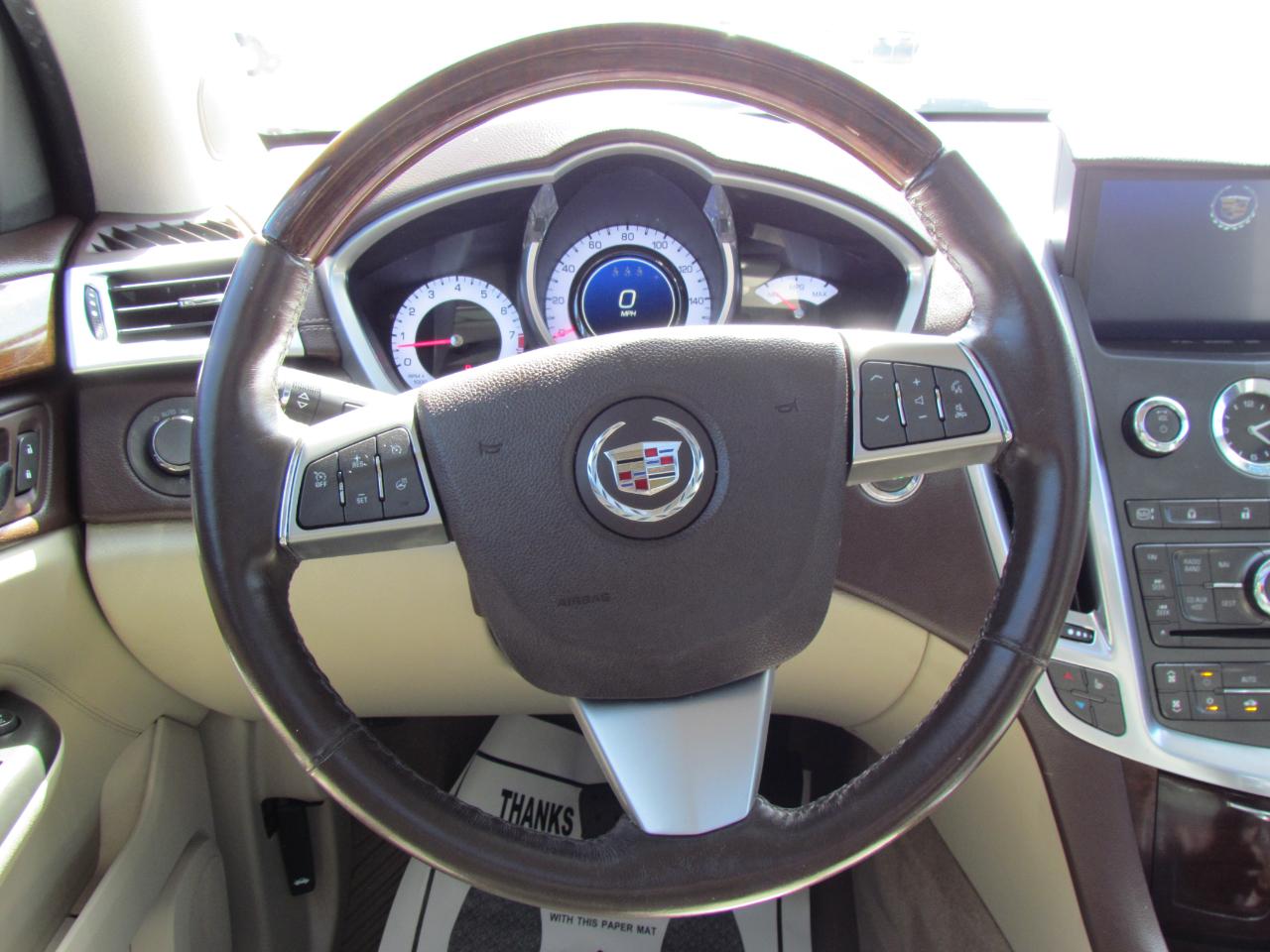 Cadillac SRX Luxury 2012