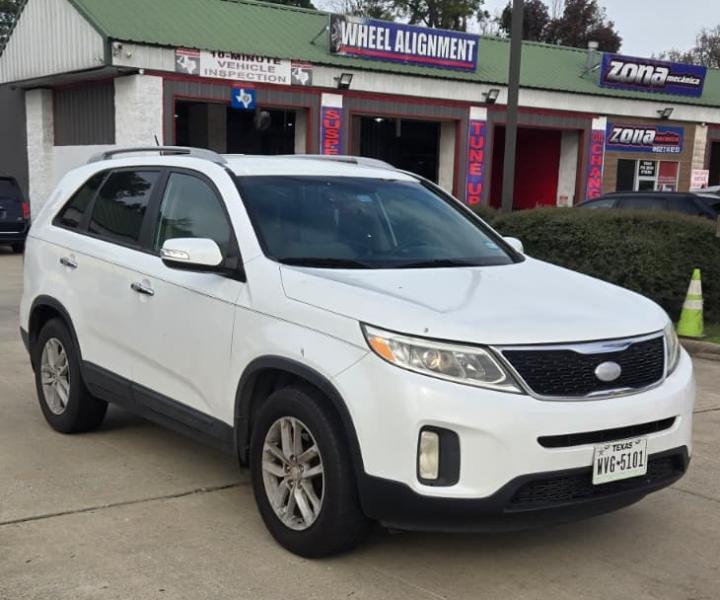 Kia Sorento LX 2WD 2015