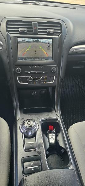 Ford Fusion SE 2020