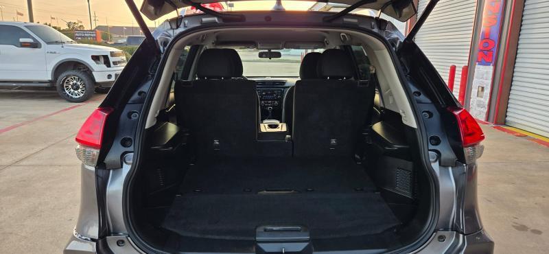 2018 Nissan Rogue SV - Photo 10
