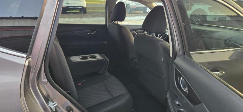 2018 Nissan Rogue SV - Photo 11