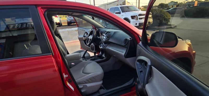 Toyota RAV4 Limited I4 2WD 2009