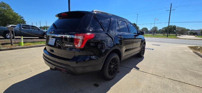 Ford Explorer Base FWD 2016