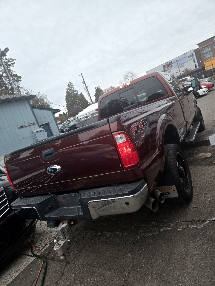 Ford 1 Ton Trucks Supercab 155" WB DRW 2015