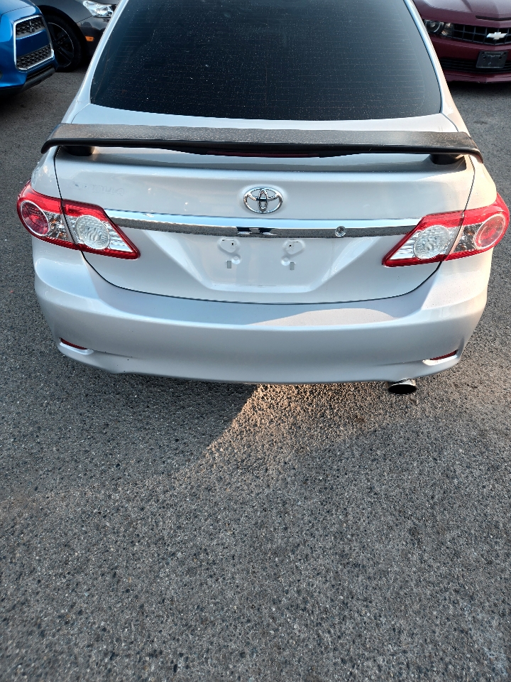 Toyota Corolla S 5-Speed MT 2011 Toyota Corolla S 5-Speed MT 2011