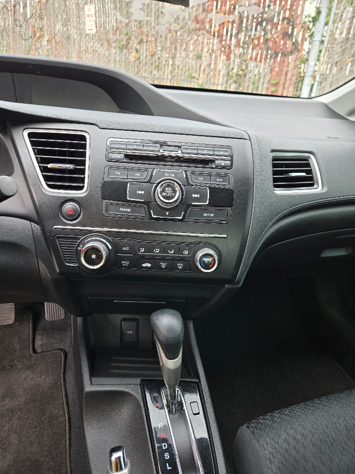 Honda Civic LX Sedan CVT 2015 Honda Civic LX Sedan CVT 2015