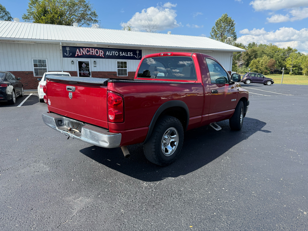 Dodge Ram 1500 2dr Reg Cab 120.5 4WD ST 2008