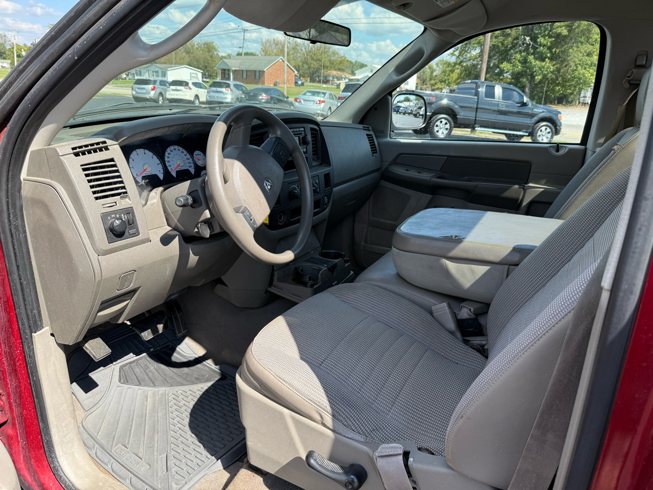 Dodge Ram 1500 2dr Reg Cab 120.5 4WD ST 2008
