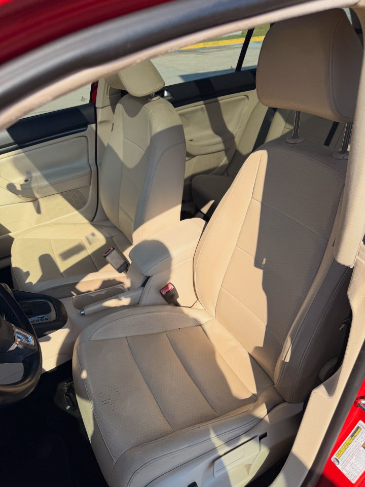 Volkswagen Jetta SportWagen  2010