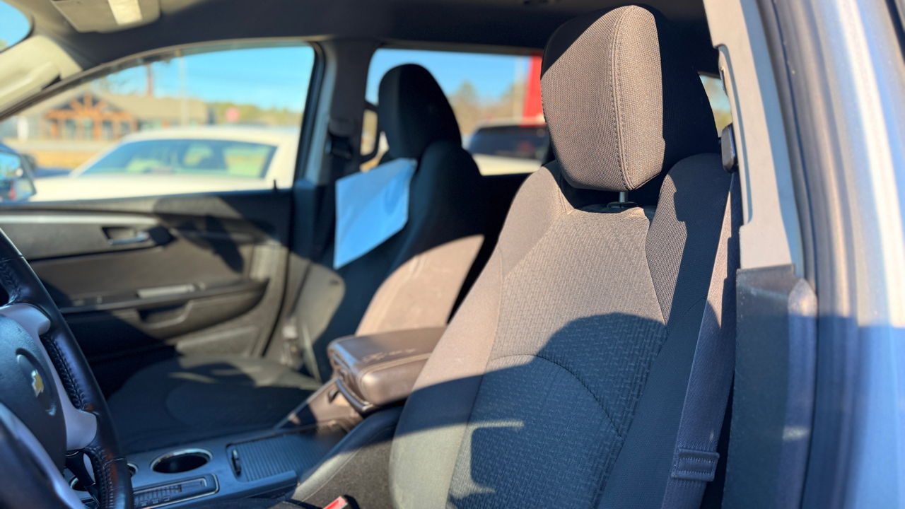 Chevrolet Traverse LT FWD 2012