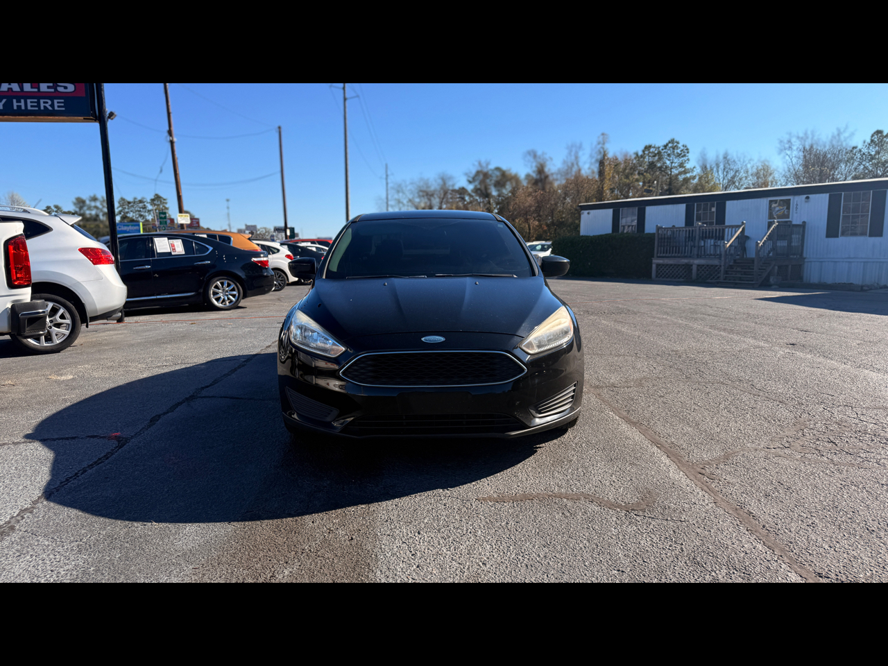 2018 Ford Focus SE's photo