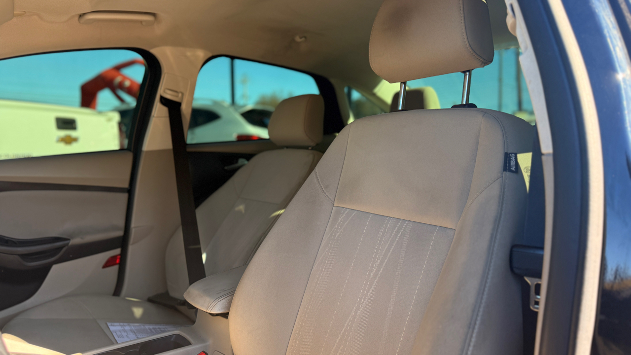 Ford Focus SE Sedan 2018