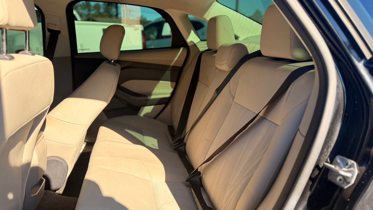 Ford Focus SE Sedan 2018