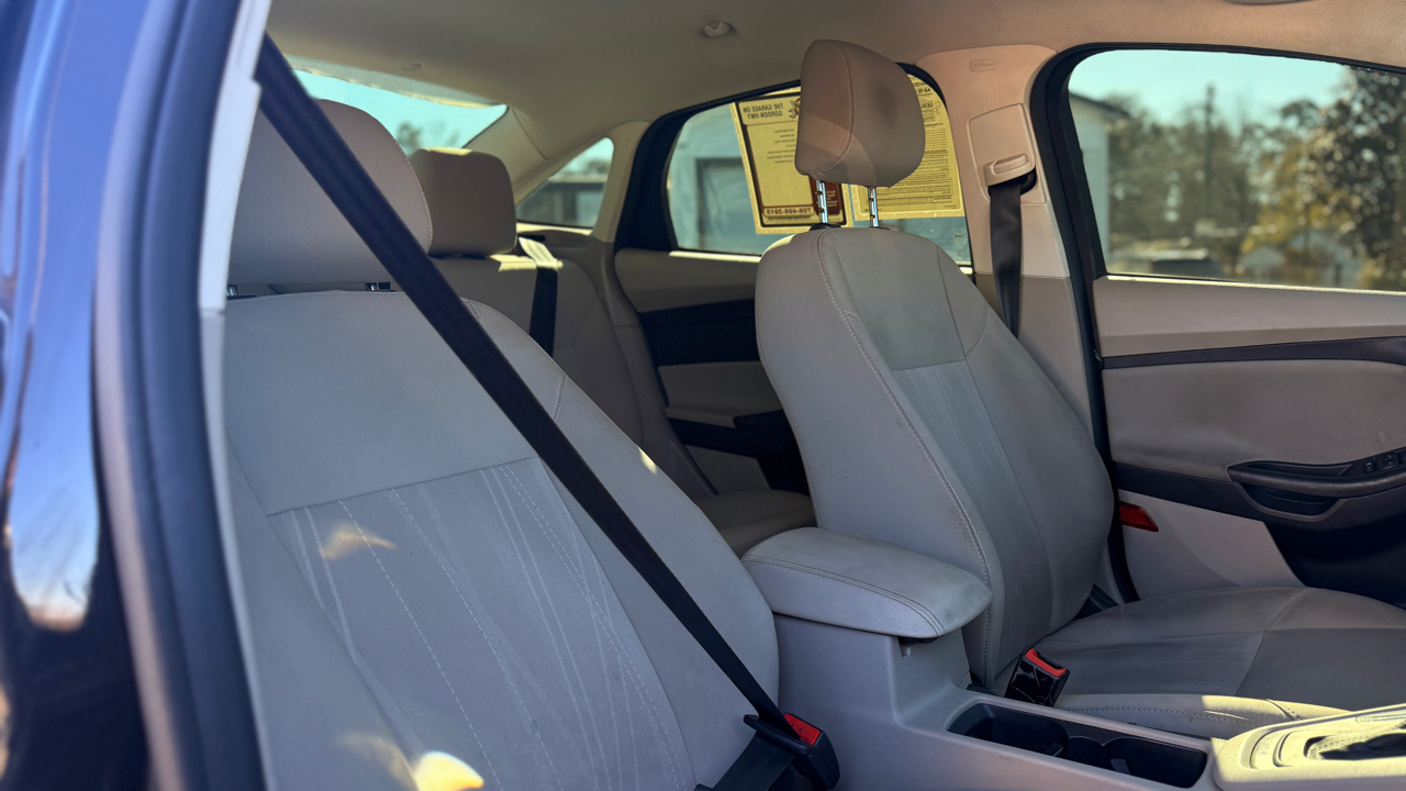 Ford Focus SE Sedan 2018