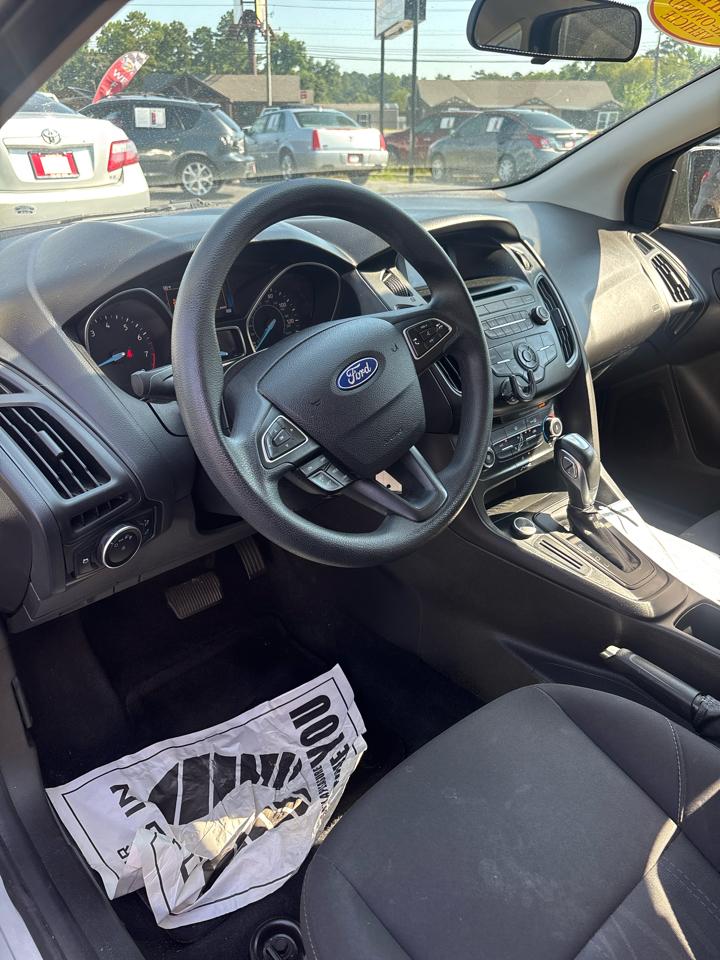 Ford Focus SE Hatch 2016