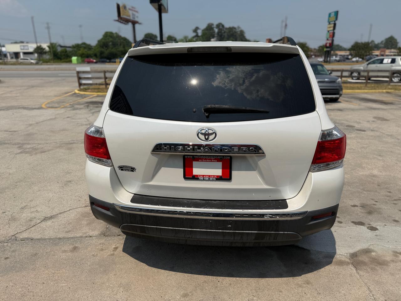 Toyota Highlander Base 2WD V6 2011
