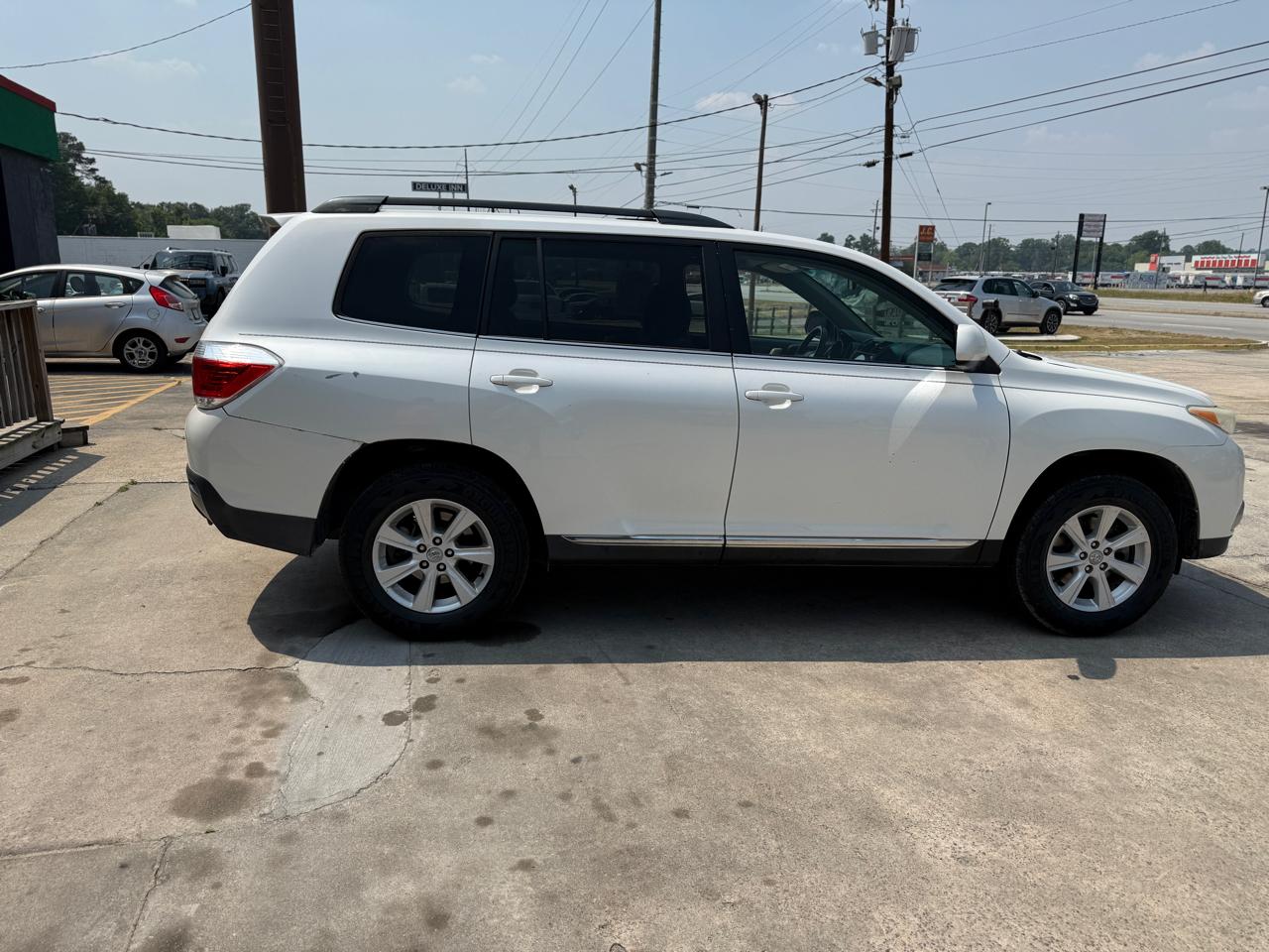Toyota Highlander Base 2WD V6 2011